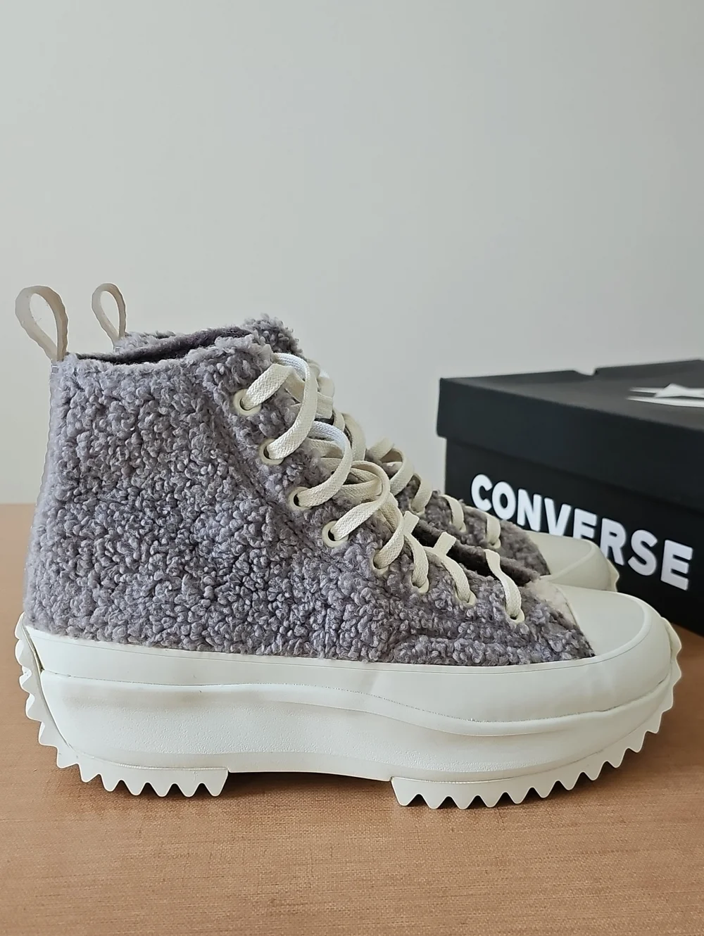 Converse | Run Star Hike Sherpa Sneakers | 7 Men 8.5 Women Grey 40 EUR
